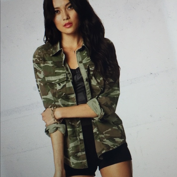 Forever 21 Camo Button Down - Picture 1 of 4